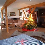 Luxus-landhaus Nordsee, Sommer-pool, Kaminofen, Grosse Terrasse, Grill, 2 Schlafzimmer, Kueche, Bad, Wlan, דירה Hemmoor
