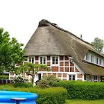 아파트 Luxus-landhaus Nordsee, Sommer-pool, Kaminofen, Grosse Terrasse, Grill, 2 Schlafzimmer, Kueche, Bad, Wlan, Hemmoor