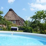 Luxus-landhaus Nordsee, Sommer-pool, Kaminofen, Grosse Terrasse, Grill, 2 Schlafzimmer, Kueche, Bad, Wlan, דירה