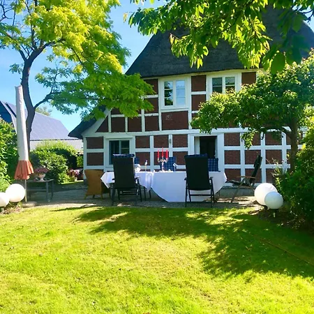 Apartment Kamin Ofen Wohnung -Altes Landhaus Oste- 2 Schlafzimmer, Terrasse, Pool, Kueche, Bad,Wlan,Kuehl Im Sommer, Nah Am Nordsee Strand