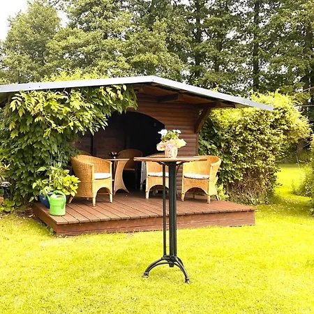 Kamin Ofen Wohnung -Altes Landhaus Oste- 2 Schlafzimmer, Terrasse, Pool, Kueche, Bad,Wlan,Kuehl Im Sommer, Nah Am Nordsee Strand * Hemmoor