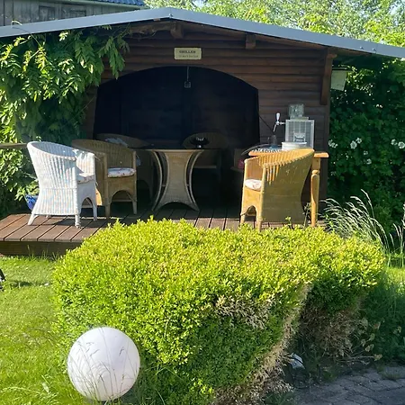Kamin Ofen Wohnung -Altes Landhaus Oste- 2 Schlafzimmer, Terrasse, Pool, Kueche, Bad,Wlan,Kuehl Im Sommer, Nah Am Nordsee Strand