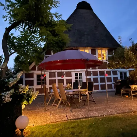 Appartamento Kamin Ofen -altes Oste- 2 Schlafzimmer, Terrasse, Grill, Kueche, Bad, Wlan, Nah Am Nordsee *