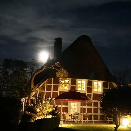 Luxus-landhaus Nordsee, Sommer-pool, Kaminofen, Grosse Terrasse, Grill, 2 Schlafzimmer, Kueche, Bad, Wlan, Appartamento Hemmoor