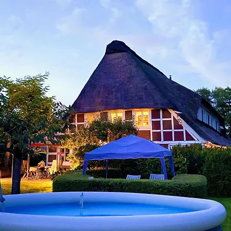 Luxus-landhaus Nordsee, Sommer-pool, Kaminofen, Grosse Terrasse, Grill, 2 Schlafzimmer, Kueche, Bad, Wlan, Hemmoor