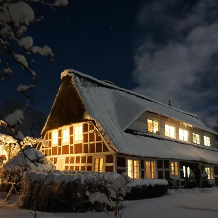 아파트 Luxus-Landhaus Nordsee, Sommer-Pool, Kaminofen, Grosse Terrasse, Grill, 2 Schlafzimmer, Kueche, Bad, Wlan,