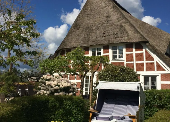 Luxus-Landhaus Nordsee, Sommer-Pool, Kaminofen, Grosse Terrasse, Grill, 2 Schlafzimmer, Kueche, Bad, Wlan,