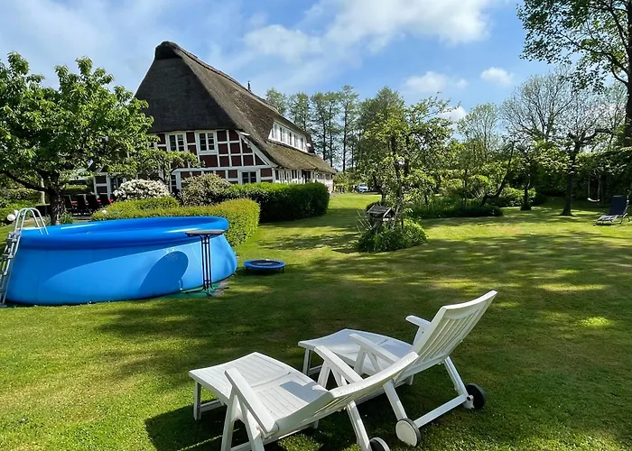 Luxus-Landhaus Nordsee, Sommer-Pool, Kaminofen, Grosse Terrasse, Grill, 2 Schlafzimmer, Kueche, Bad, Wlan, 아파트 Hemmoor